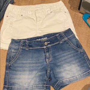 Lot of 2 Maurices Jean shorts 7/8